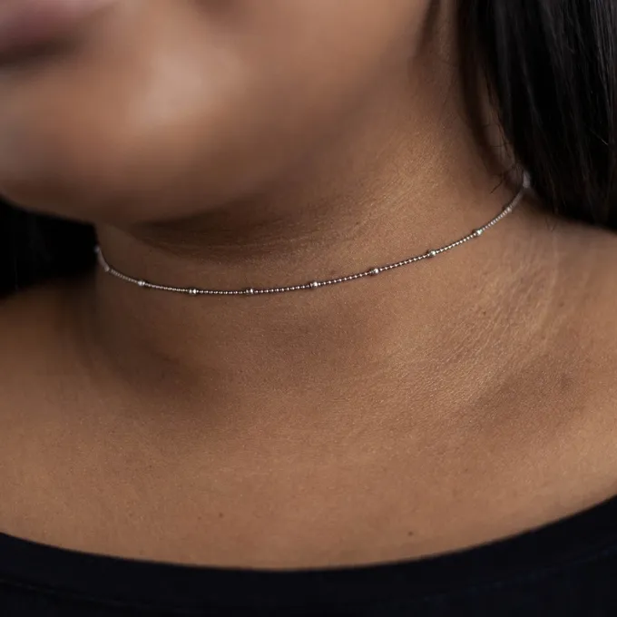 CHOKER Z KULECZKAMI; SREBRNY