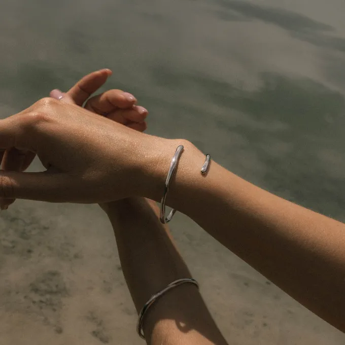Bransoletka sztywna nieregularna ; sea, SALT, WAVE by ANIA KRUK