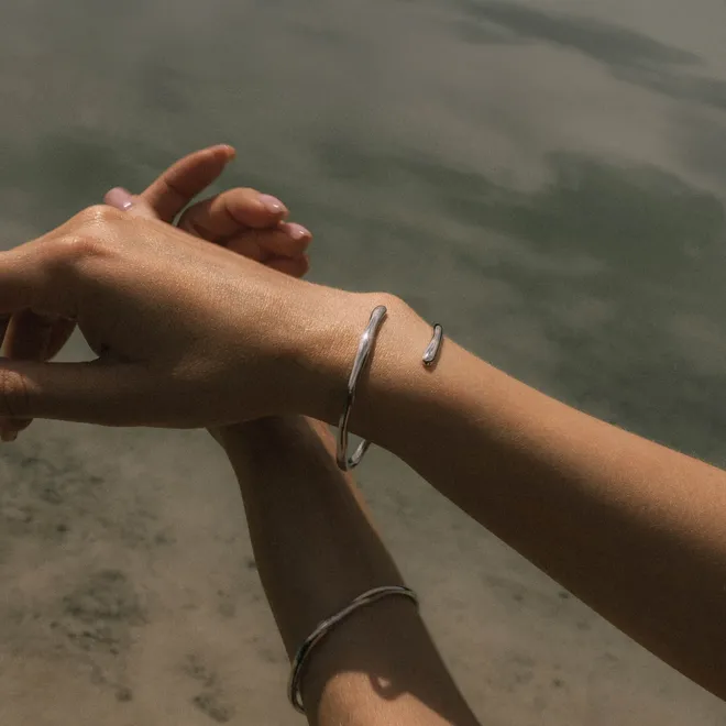 Bransoletka sztywna nieregularna ; sea, SALT, WAVE by ANIA KRUK