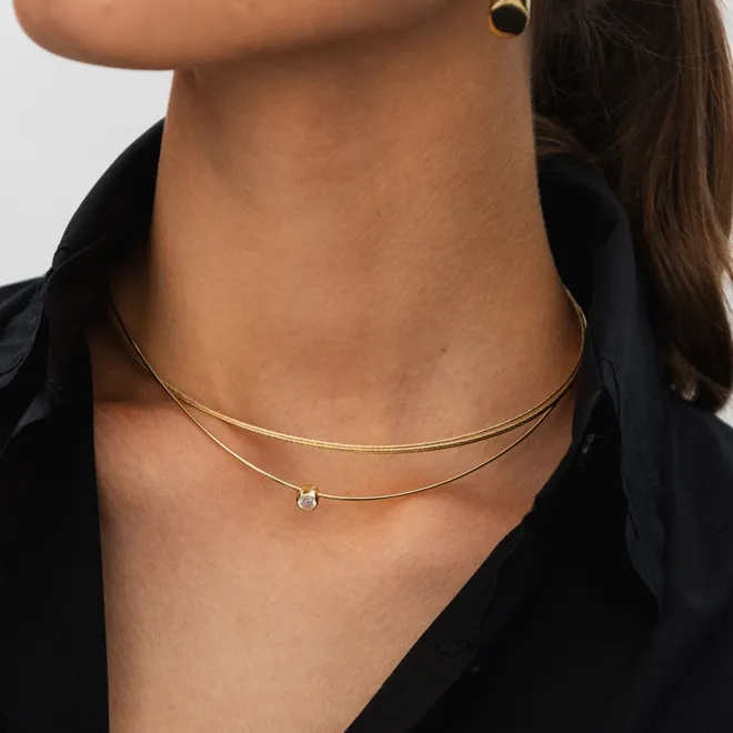 Choker sztywny z cyrkonią; srebrny pozłacany