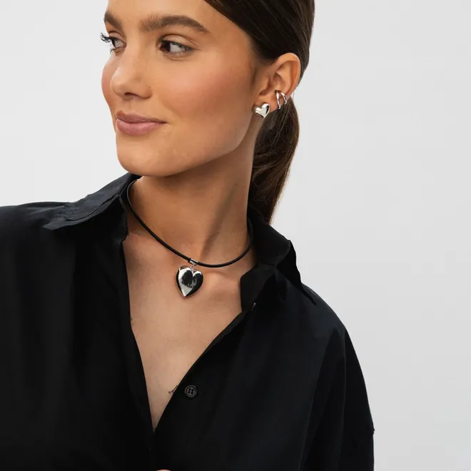 Choker z sercem; na rzemyku, srebrny