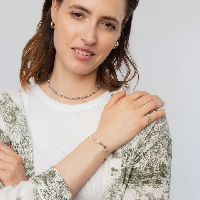 Choker z jaspisem pastelowym i muszlą; srebrny pozłacany